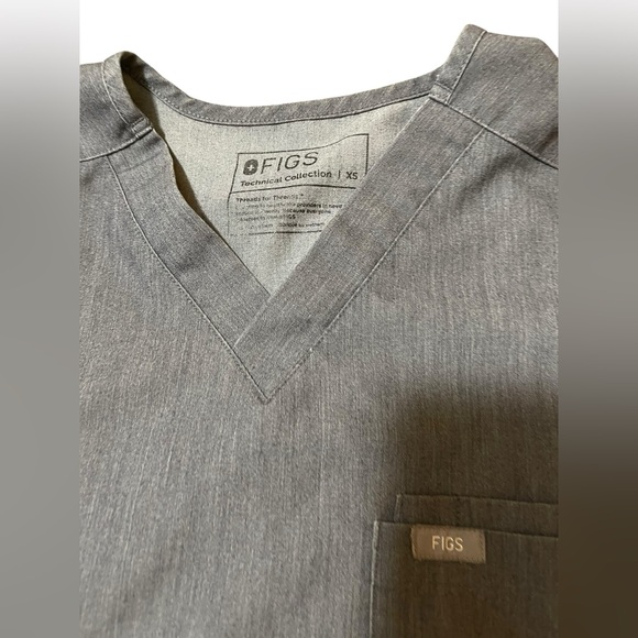 💙BUNDLE Figs Charcoal V-Neck Scrub Top - Picture 8 of 12